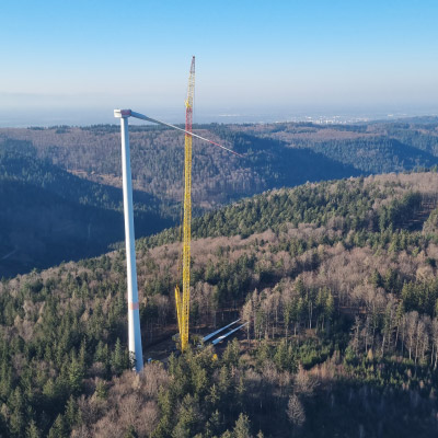 Prüfung einer Windkraftanlage bei der Inbetriebnahme durch energieprofile Ingenieurbüro GmbH aus Memmingen