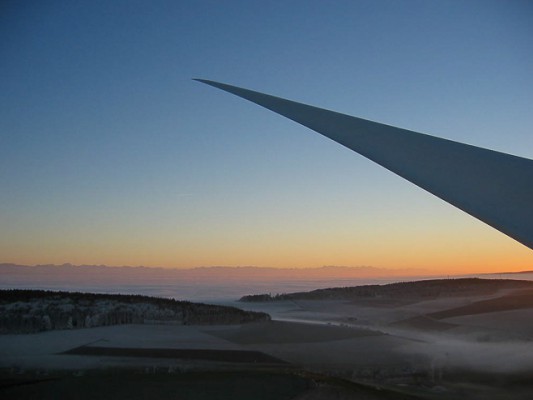 Prüfung Windkraftanlage WEA durch energieprofile Memmingen Stimmungsbild bei Sonnenaufgang